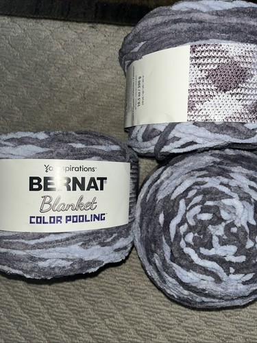 Bernat Blanket Color Pooling Yarn, Lot of 3 New Cakes, Color Gray White - Picture 3 of 4