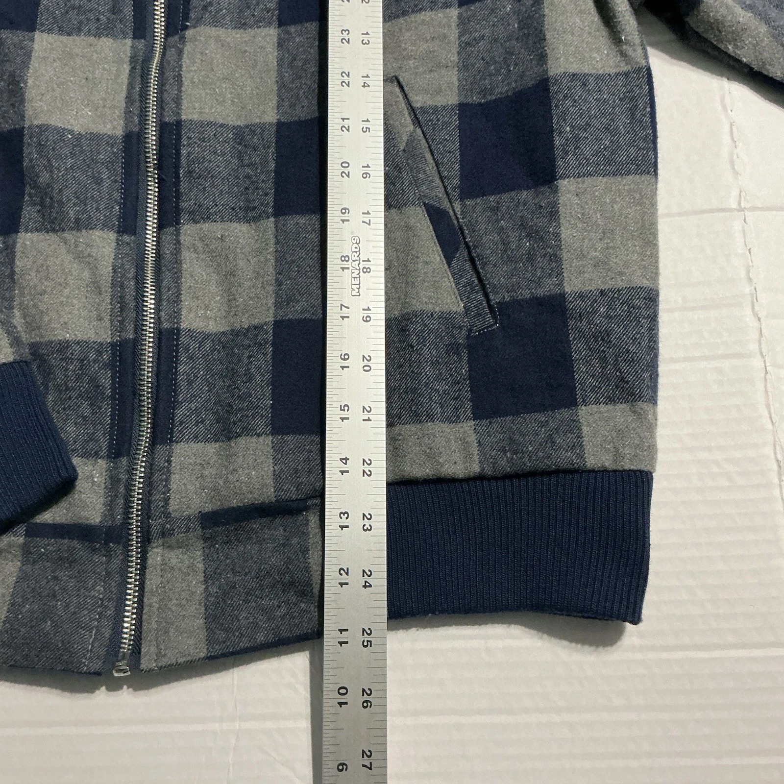 NovaMen Mens Navy Plaid Bomber Jacket M NWT - product detail image 2