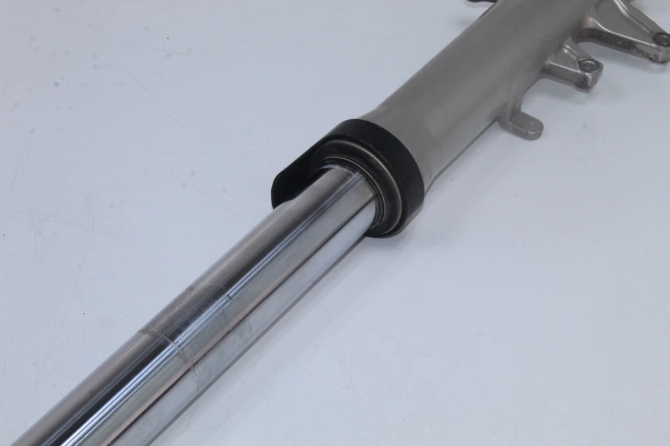 Amortiguador horquilla delantera derecha Suzuki GSXR600 2001 51103-39F00 Foto 3 de 4