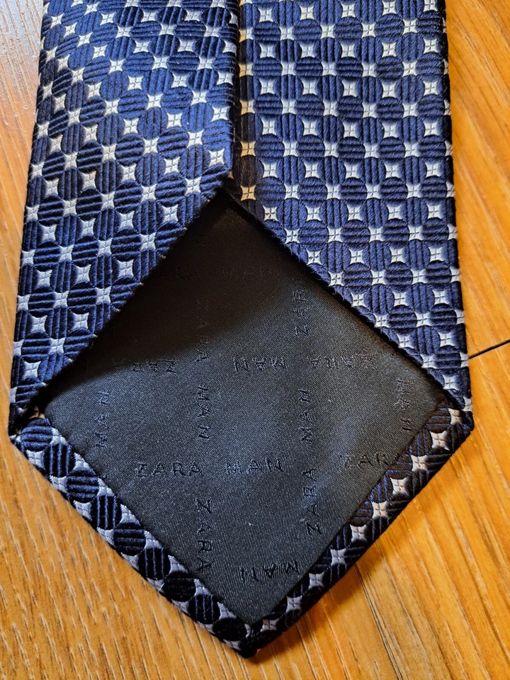 Corbata Zara Hombre 100% Seda Pura Hombre Azul Blanco Geométrica Foto 4 de 4