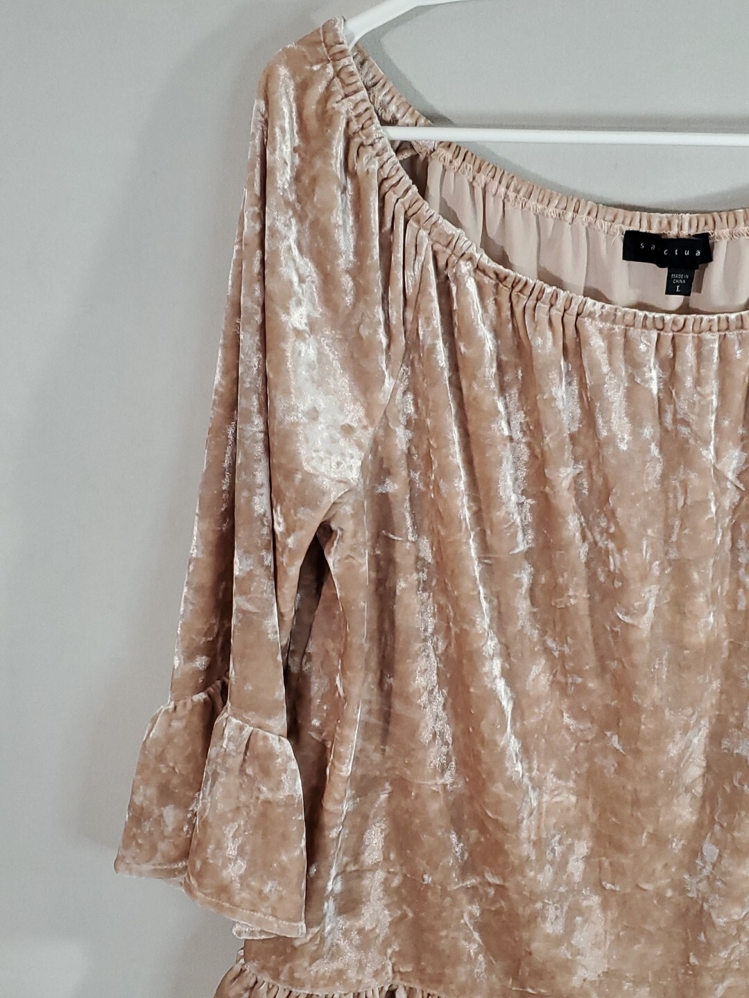 Sanctuary Blouse Women's Size Large Old Rose Crushed Velvet Bell Sleeve Peplum