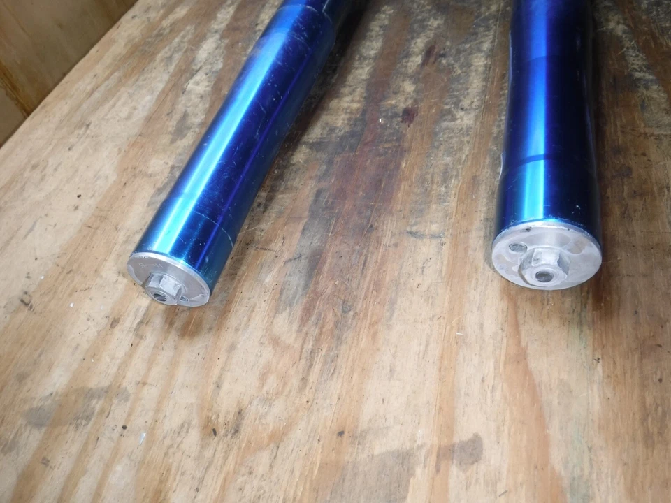 Kx125 Kawasaki 1993 horquillas delanteras suspensión patas inferiores superiores Foto 4 de 4