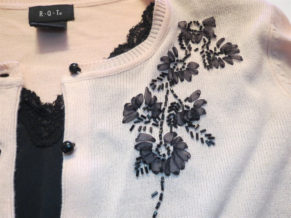 Cárdigan RQT Lt Rosa Melocotón con Diseños Florales Negros Talla M Acrílico Foto 2 de 4