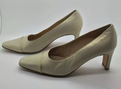 AMALFI for Nordstrom Cream Pearl Gold Leather Classic Heels Pumps 8M Italy NICE