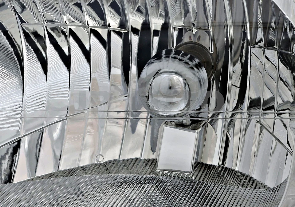 For 2006-2007 Saturn VUE Headlight Halogen Driver Side - Image 2 of 4