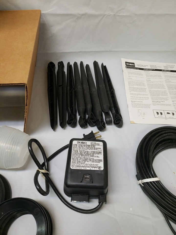 Toro Outdoor Lighting Kit Low Voltage Landscape 9 Lights Model 52452 eBay