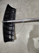 Suncast Telescoping Roof Rake 20ft 11 1/4 In Adjustable Multitool Rake