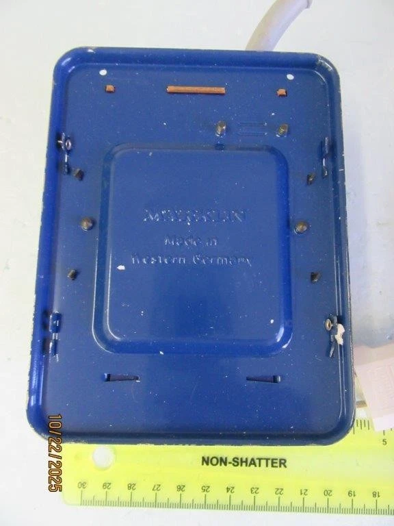 HO - Marklin 6413 Transformator 10VA/220V Transformer w/ 110V converter Plug - Image 2 of 2