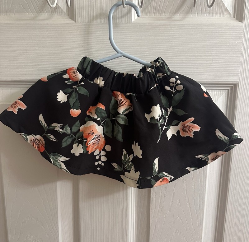 Bailey’s Blossoms Girls Floral Skirt Size 12-18  Months 