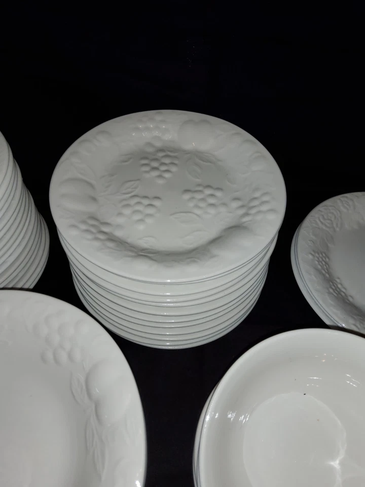 Juego de vajilla de 57 piezas Flourish de Gibson Designs Foto 4 de 4