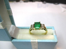 ERNEST JONES 18CT GOLD EMERALD AND DIAMOND ART DECO STYLE RING
