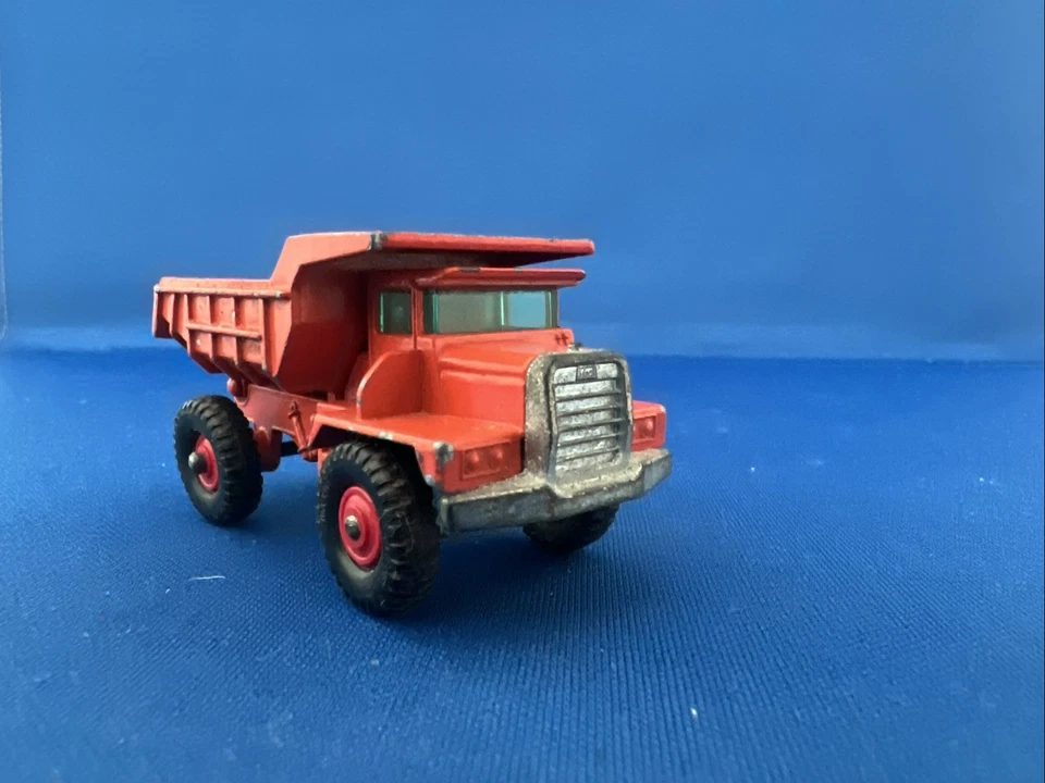 Camión de volteo vintage Matchbox Lesney #28 Mack Foto 2 de 4