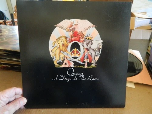 Queen – A Day At The Races vinyl record first press 6E-101 0798 gatefold