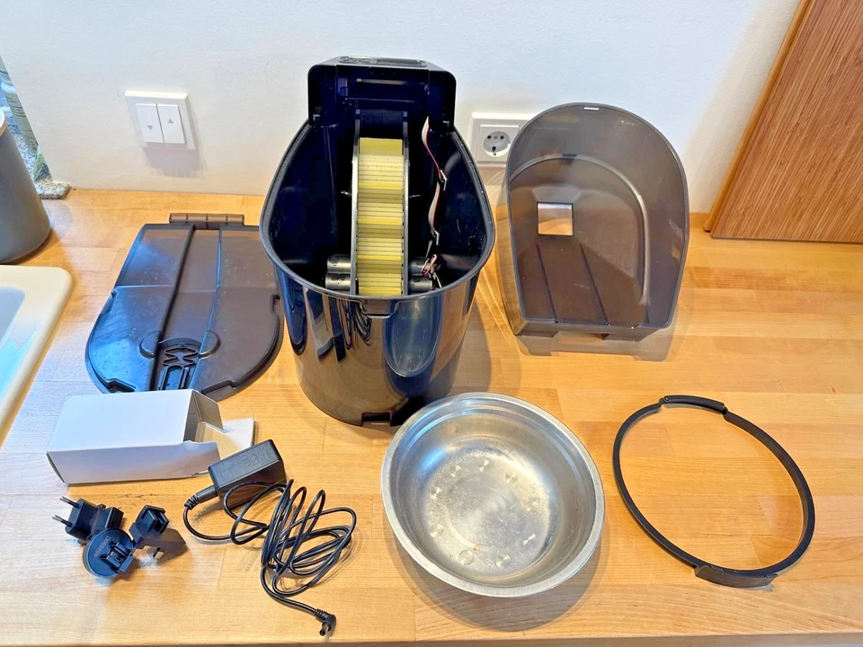 PetSafe Hunde Katzen Futterautomat Futterspender 12 Mahlzeiten Automat digital - Bild 2 von 4