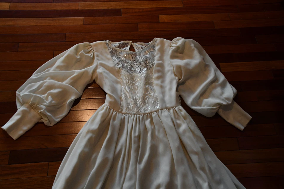 Vestido Vintage Cachet por Bari Protas Anos 80 Marfim Chiffon Modesto Tamanho 9/10 - Imagem 4 de 4