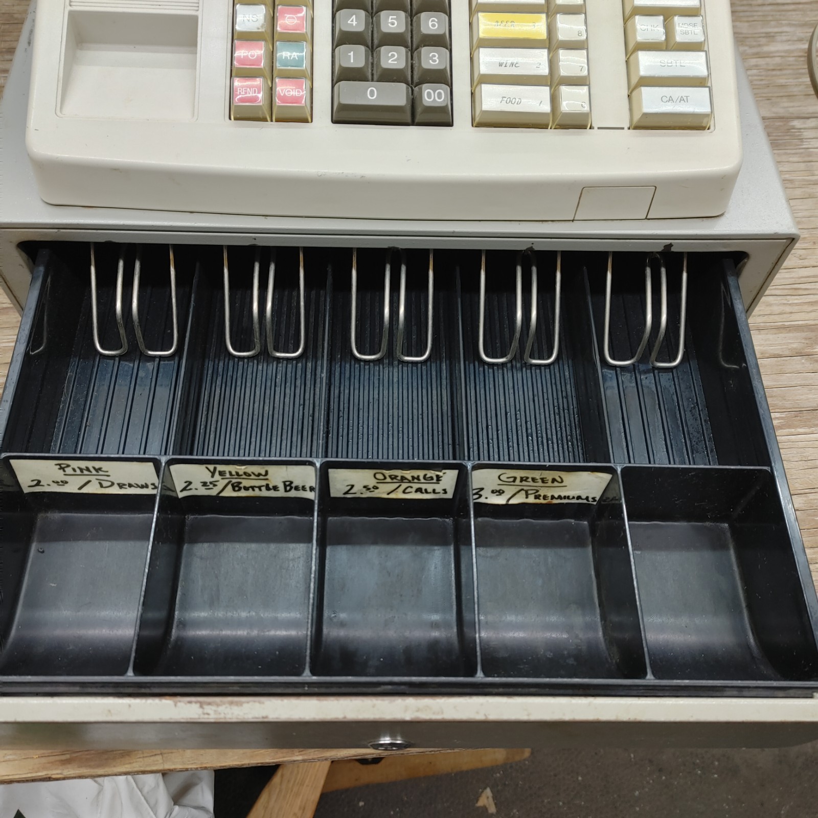 как выглядит Sharp ER-2386 Cash Register For Parts or Repair Keeps Giving Error фото