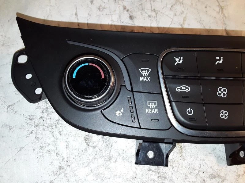 Chevrolet Equinox 2018-2019 controlador de aire acondicionado térmico panel de control de temperatura 10914 Foto 3 de 4
