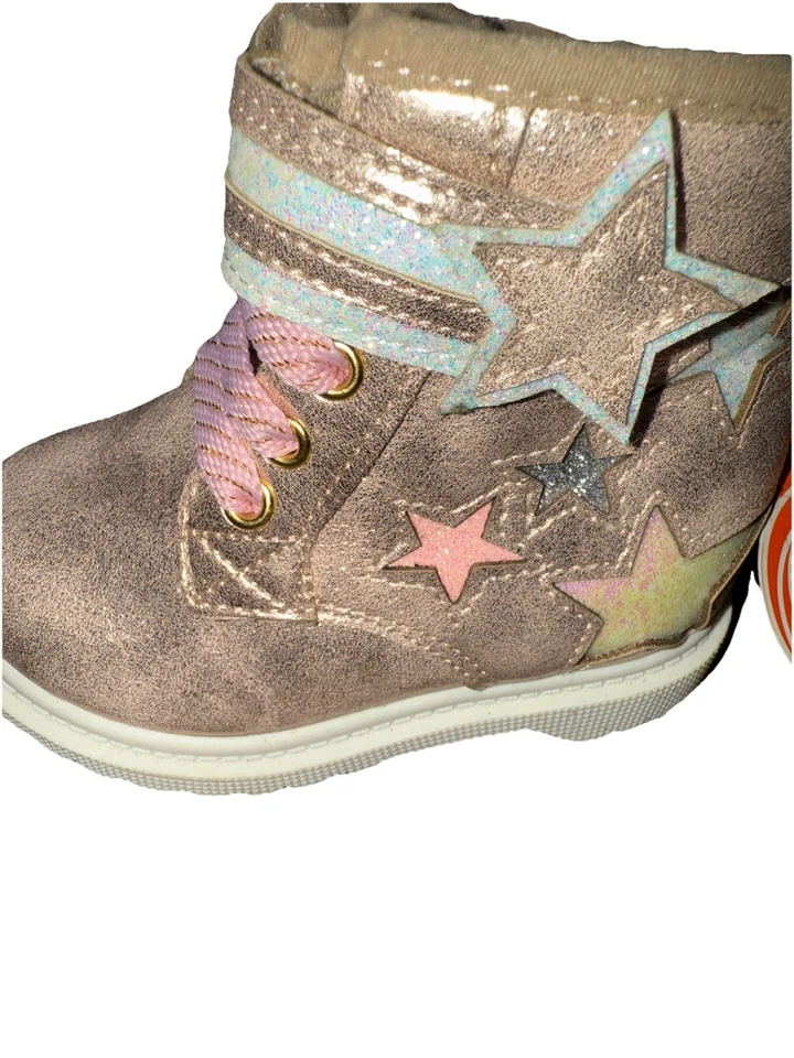 Botas estrella doradas metálicas Wonder Nation para niñas - Niño pequeño talla 4 - Zapatos altos Foto 3 de 4