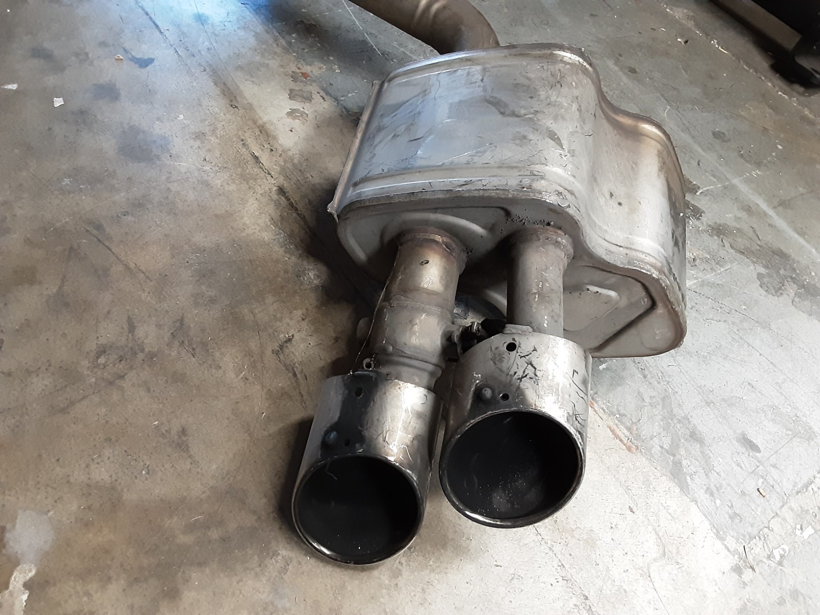 MASERATI GHIBLI LEFT REAR EXHAUST MUFFLER PIPE 2014- 2020 OEM