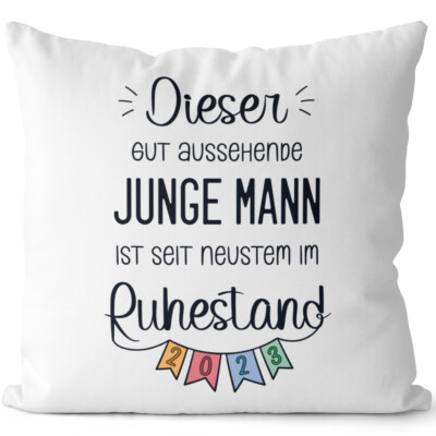 Dieser gut aussehende junge Mann ist seit neustem im Ruhestand 2023 14201008531