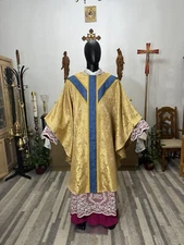 GOLD VESTMENT CHASUBLE & STOLE