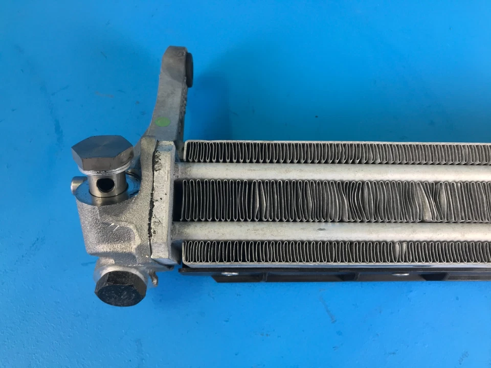 06-10 BMW E60 E63 E64 M5 M6 SMG TRANSMISIÓN ENFRIADOR DE ACEITE RADIADOR 46 K MILLAS Foto 3 de 4