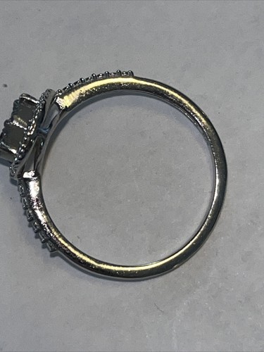 Cuatro anillos cada uno hecho de varios colores de gemas brillantes halo de ley talla 8 - Imagen 9 de 22
