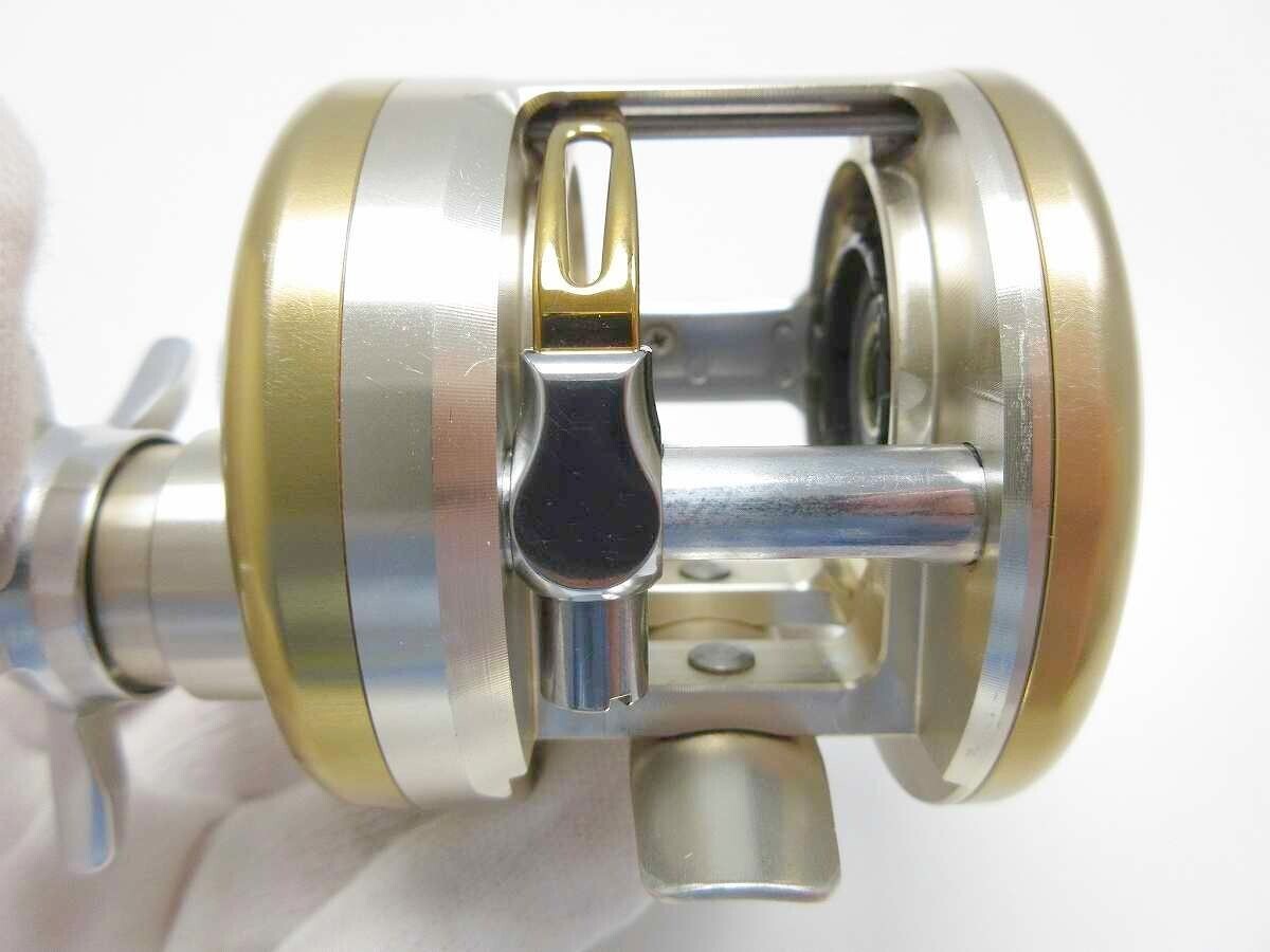Daiwa Millionaire CV-Z 205 リール DAIWA Millionaire CV-Z 205 R-H 5.1:1 Gear Baitcast Reel w