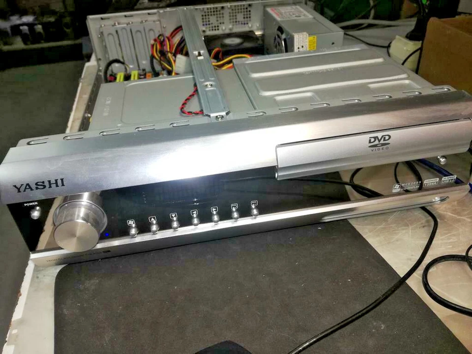 Pc Orizzontale Amd Athlon 64 X2 D.C. 4600+ 2.40GHz Ram 2Gb Hd 160 Windows 7 Prof - Immagine 4 di 4