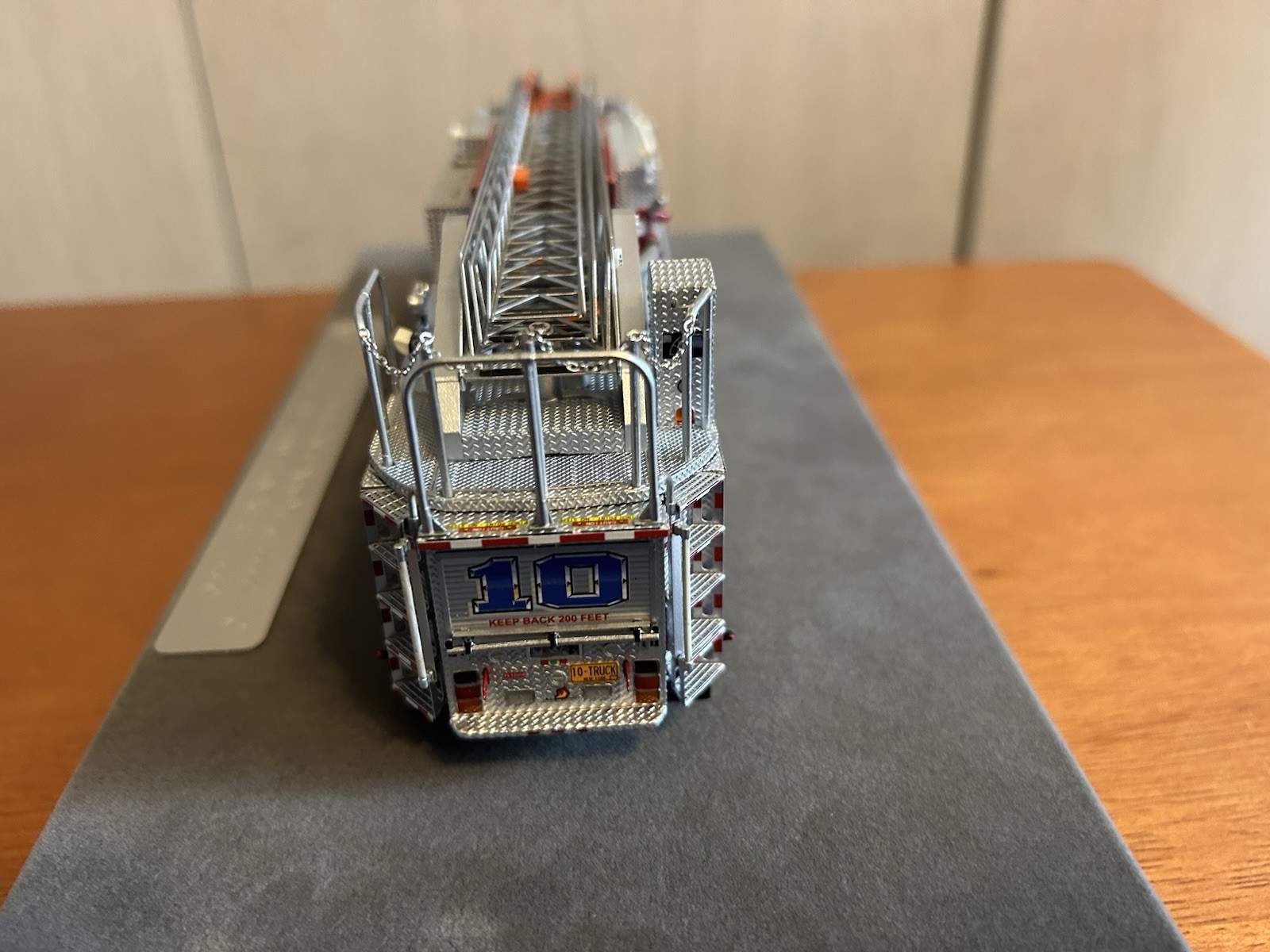 Fire Replicas 1:50th FDNY Ferrara Ladder 10 (updated model )