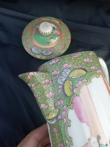 10" Chinese Porcelain Rose Medallion Chocolate Pot Tea Famille Rose Antique - Picture 11 of 15
