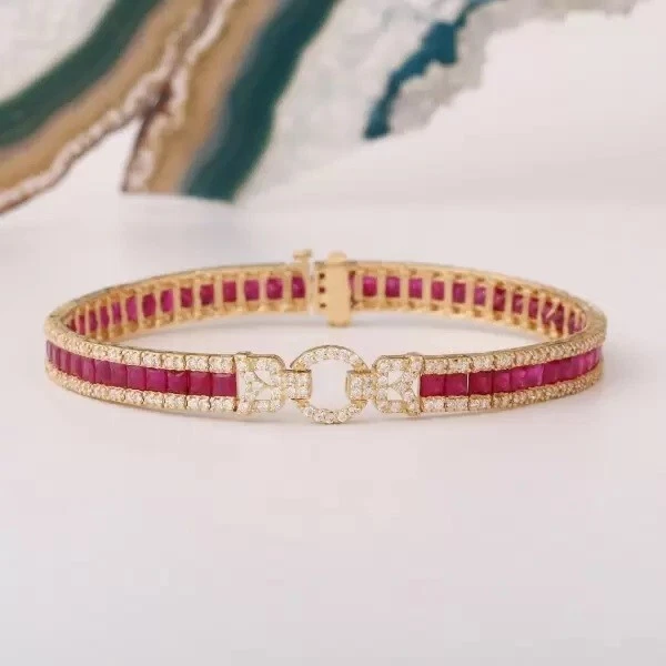 Brazalete tenis chapado en oro amarillo de 14 quilates con rubí y diamantes creados corte princesa de 12 quilates Foto 3 de 4