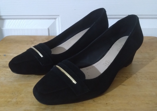 Footglove Wider Fit Black Suede Wedge Heel Slip On Women's Court Shoes UK-5 - Picture 2 of 8