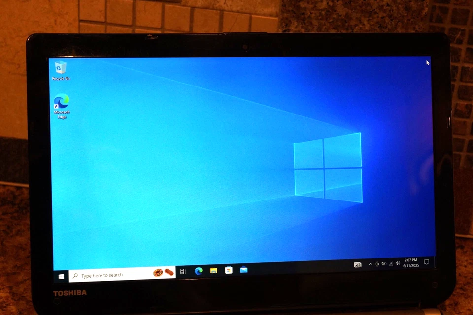 LEER Toshiba E45-B4200 Gen4 i5@2.40GHz,6GB RAM,720GB HDD,22H2 Versión WIN 10PRO Foto 3 de 4