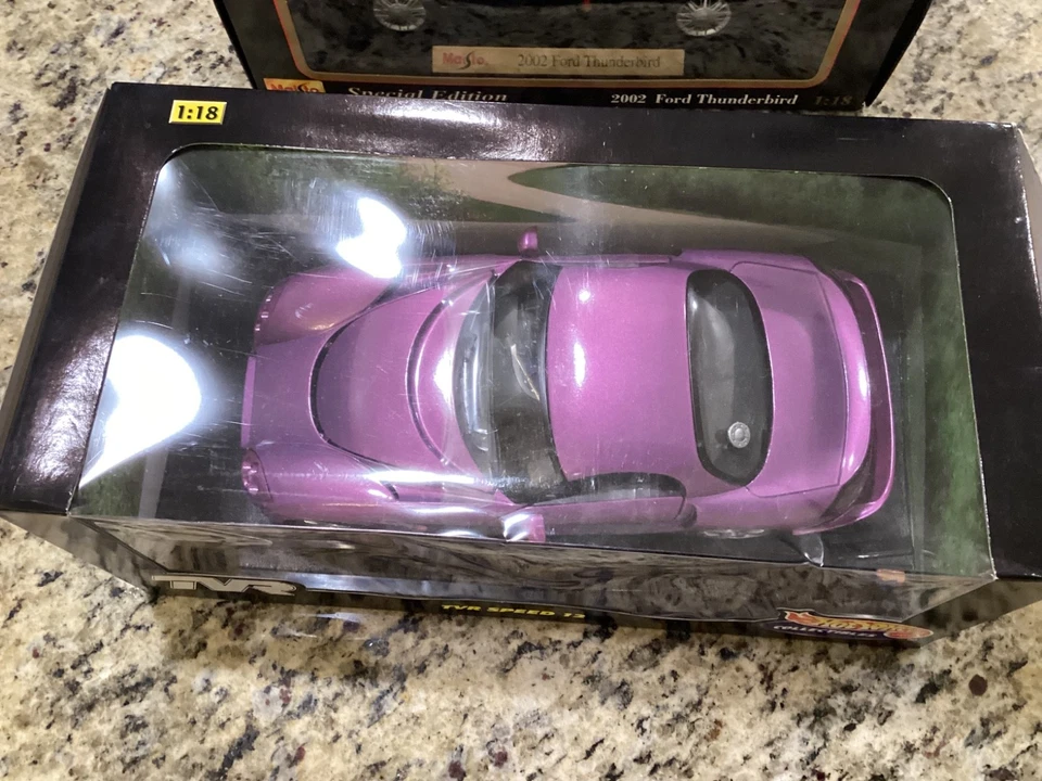 1999 Hot Wheels Collectibles 1:18 TVR Speed 12 Diecast - Image 3 of 4