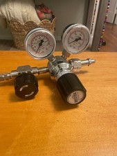 Unused RESTEK Single-Stage, Ultra-High Purity, Hydrogen Regulator Model 20666