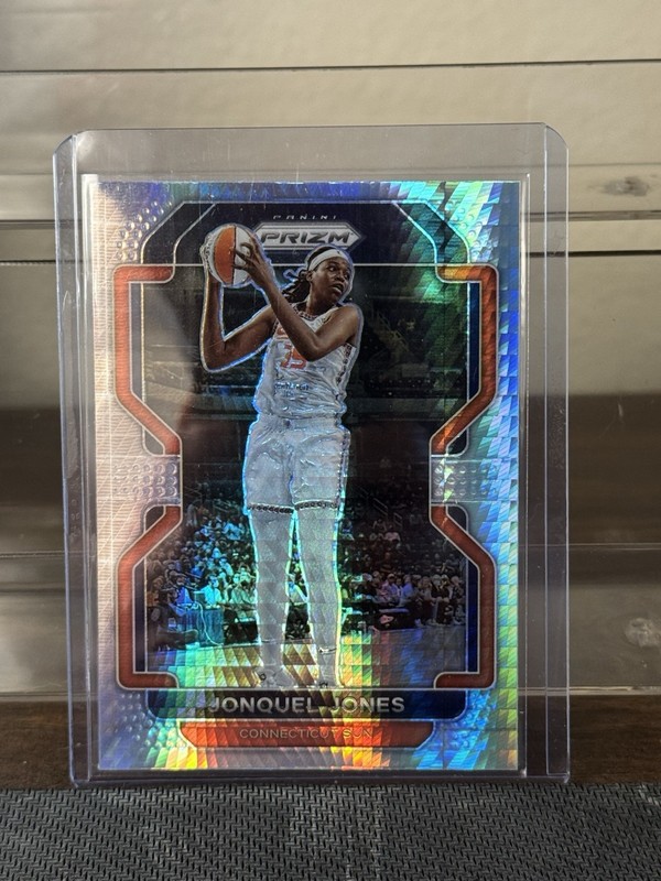 2022 Panini Prizm WNBA - Jonquel Jones #97 Hyper Prizm