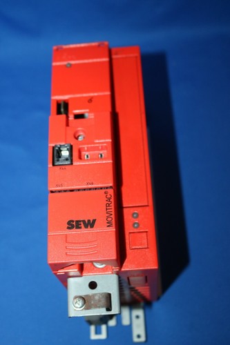 INVERTER FREQUENCY INVERTER SEW EURODRIVE MC07B0011-5A3-4-00 + FSC11B - Picture 1 of 7