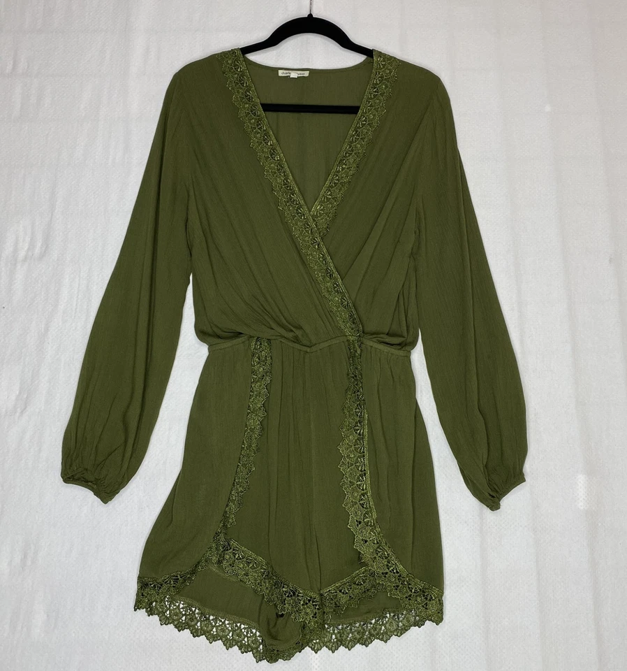 Mameluco Charlotte Russe para mujer talla S verde manga corta ribete con volantes ligero Foto 2 de 4