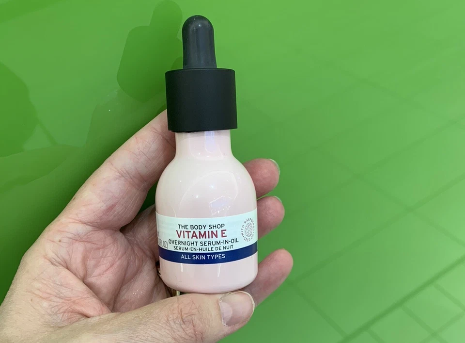 The Body Shop Vitamin E Overnight Serum In Oil NEW -RARE DISCONTINUED 30 ml. - Image 3 of 4