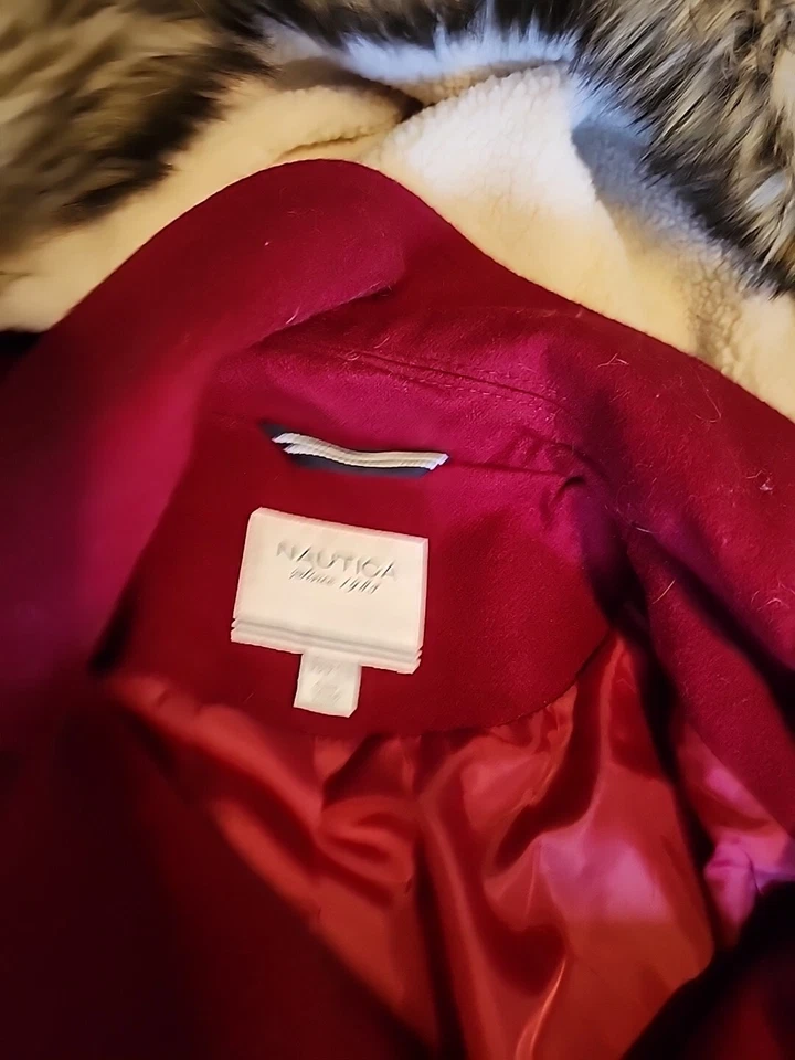 Sombrero desmontable abrigo de invierno rojo/borgoña liso para mujer Nautica Company. Lana Foto 2 de 4