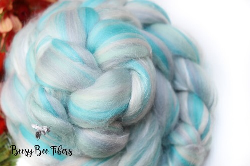 AGUA AZUL - Merino Wool Roving Combed Top for Spinning, Felting - 4 oz - Picture 6 of 8