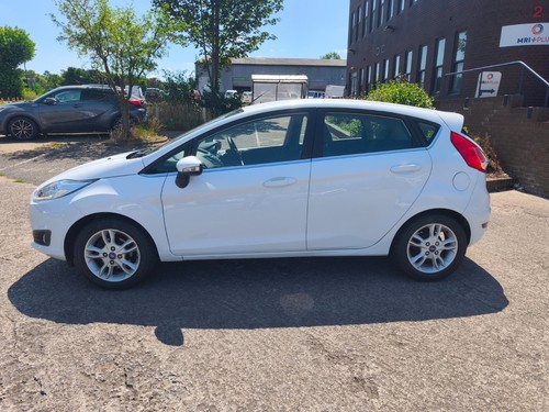 FORD FIESTA 1.25 ZETEC 5 DOOR White 65k miles - Picture 5 of 21