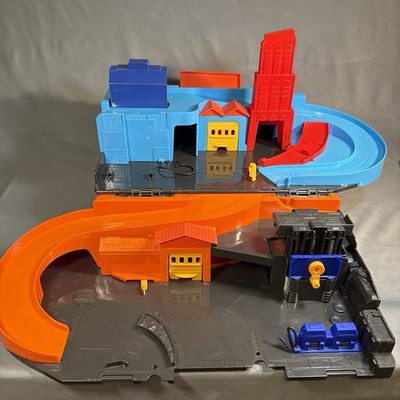 Hot Wheels Car Wash Service Station DMW90 2015 Mattel Sto-N-Go Blank No Stickers