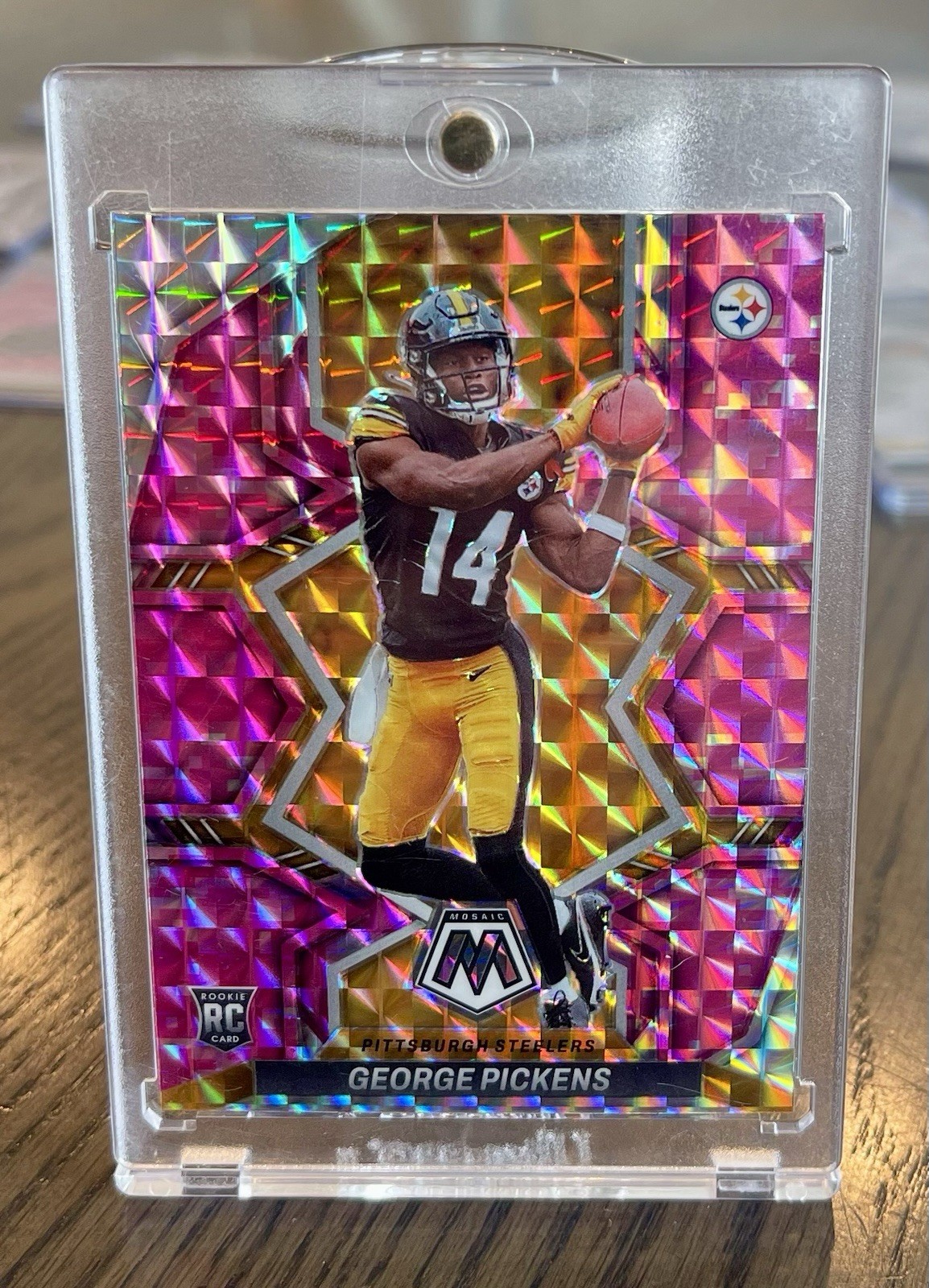 2022 Panini Mosaic - Rookies George Pickens #318 Camo Pink Mosaic Prizm (RC)
