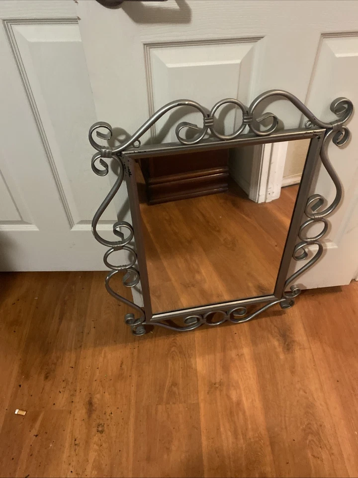 几种类型的大镜子带漂亮的框架一些银色框架 n 黑色框架 — 第 4/4 张图片