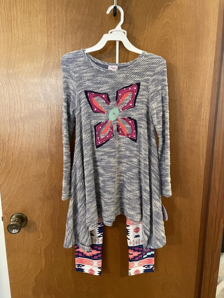 Nuevo con etiquetas Conjunto Pantalón Mallory May Niña Manga Larga Azul Marino Rosa Flor Estampado Azteca Talla 8 Foto 2 de 4