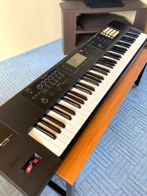 Roland FA 07 Keyboard 76 Keys Synthesizer Music Workstation