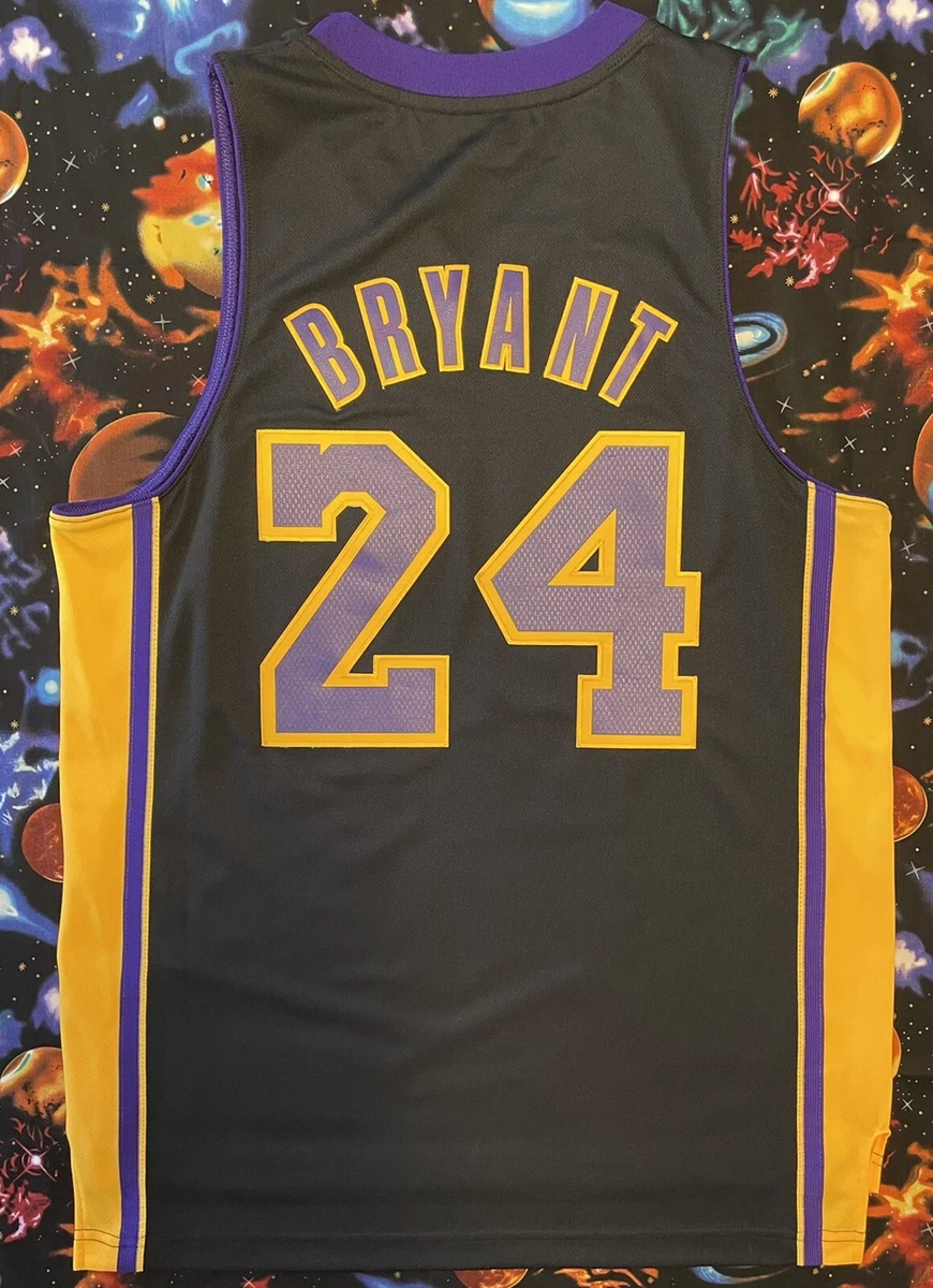 Adidas Los Angeles Lakers Kobe Bryant Hollywood Nights Jersey w/ sleeves  Small