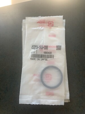 79-83 Honda CB900 CB750 CB1000 CB1100 CB primary chain oil feed nozzle 79-83 Honda CB900 CB750 CB1000 CB1100 CB primary chain oil feed nozzle